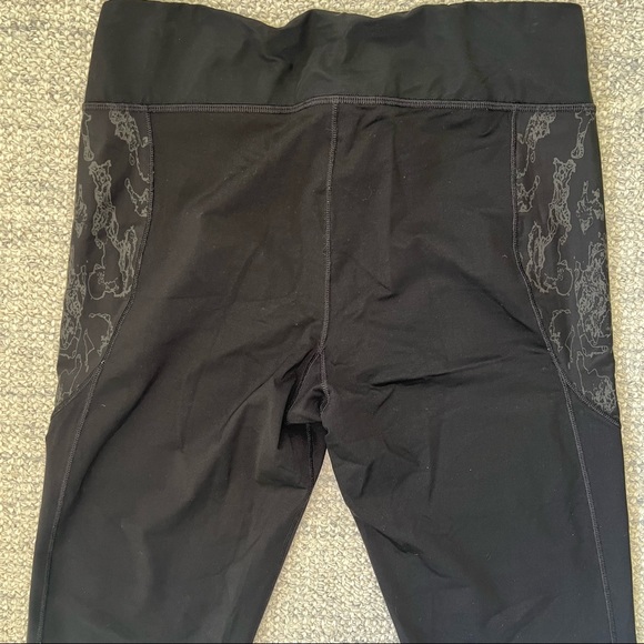 Second Skin leggings - size medium - Picture 9 of 9